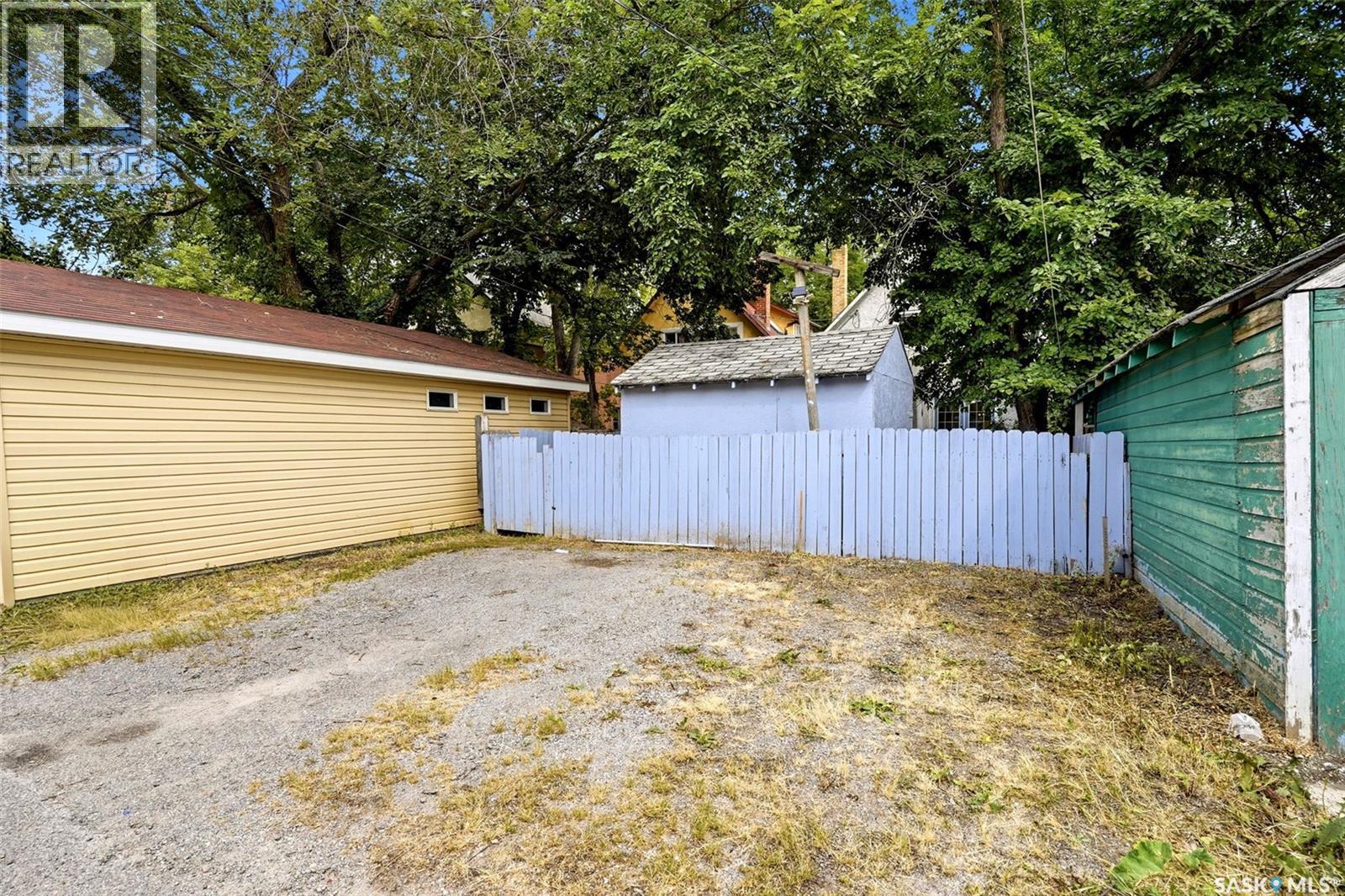 2242 Angus Street, Regina, SK - Outdoor