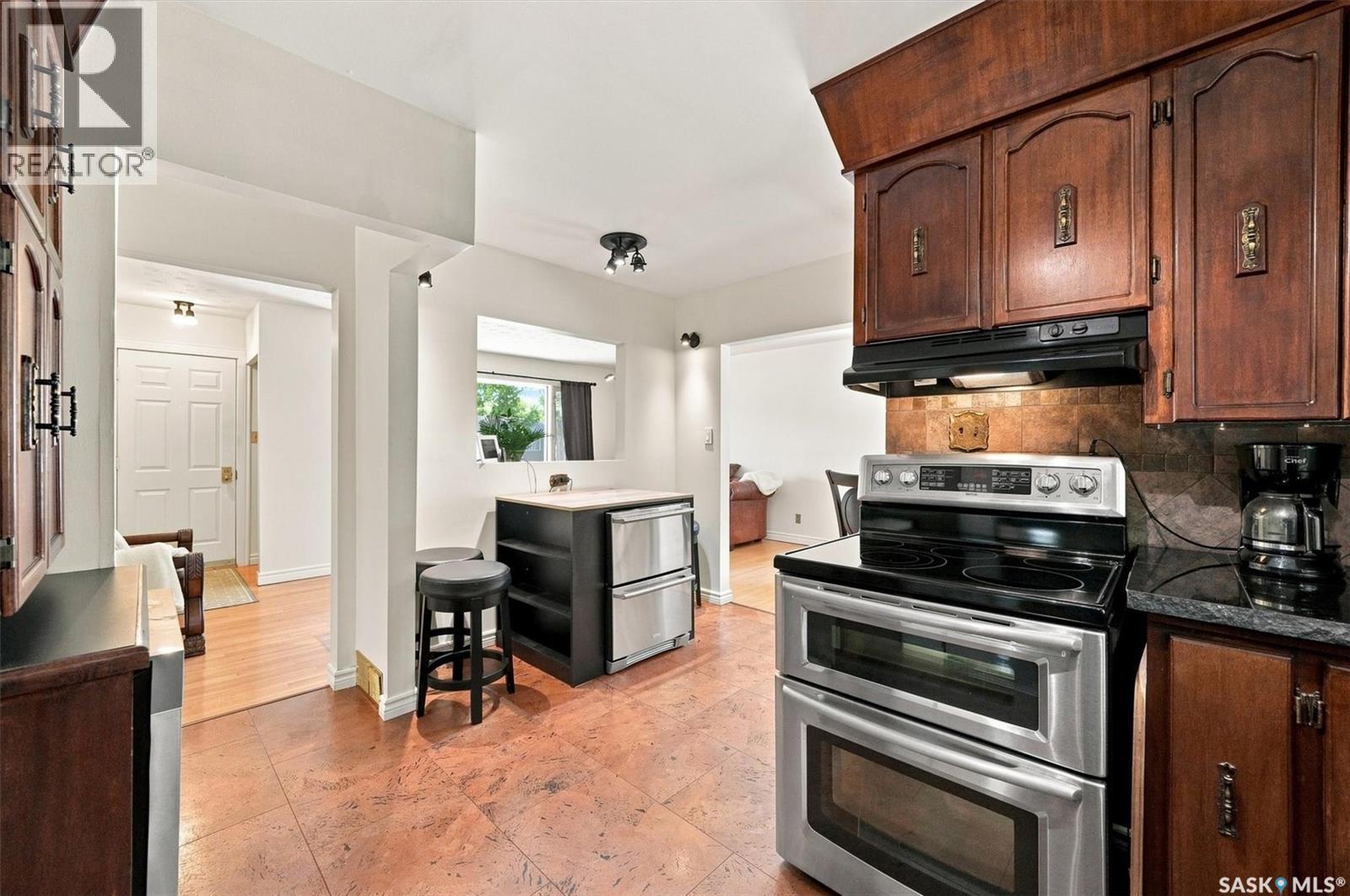 1621 Edward Avenue, Saskatoon, SK - Indoor Photo Showing Kitchen