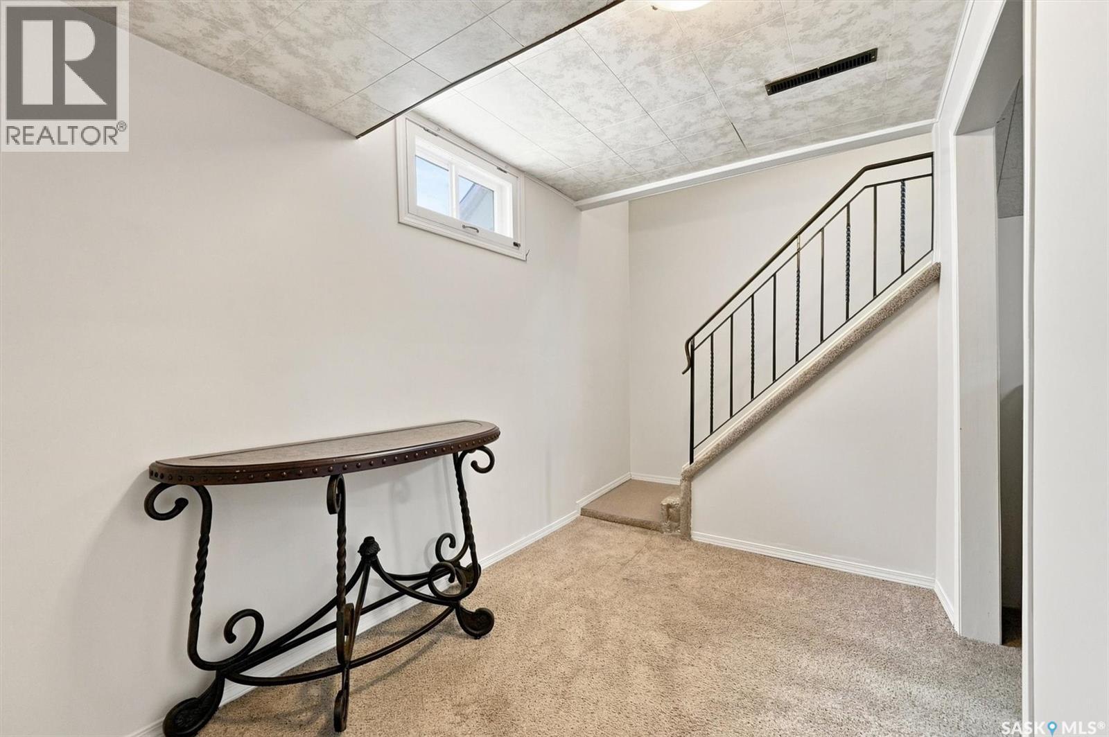 1621 Edward Avenue, Saskatoon, SK - Indoor Photo Showing Other Room