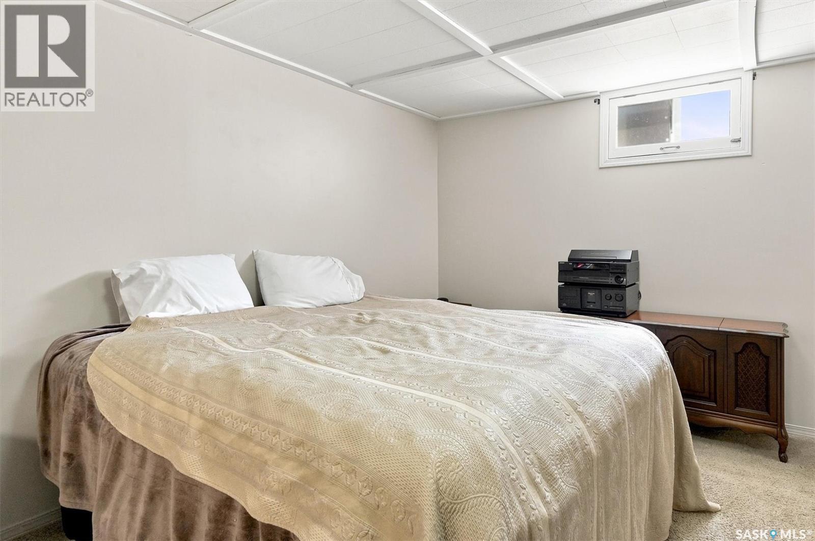 1621 Edward Avenue, Saskatoon, SK - Indoor Photo Showing Bedroom