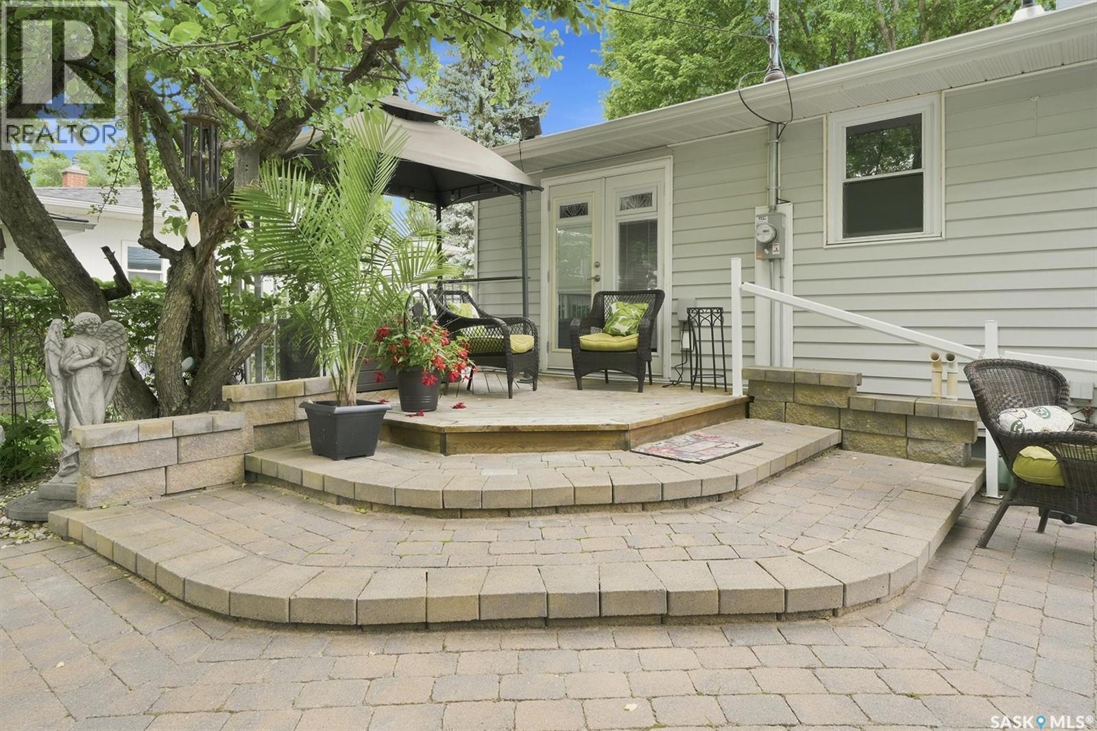 1621 Edward Avenue, Saskatoon, SK - Outdoor With Deck Patio Veranda