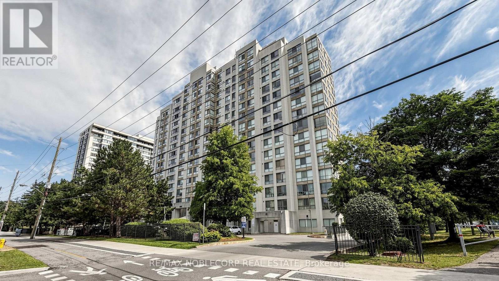 804 - 2901 Kipling Avenue, Toronto, ON - Outdoor With Facade