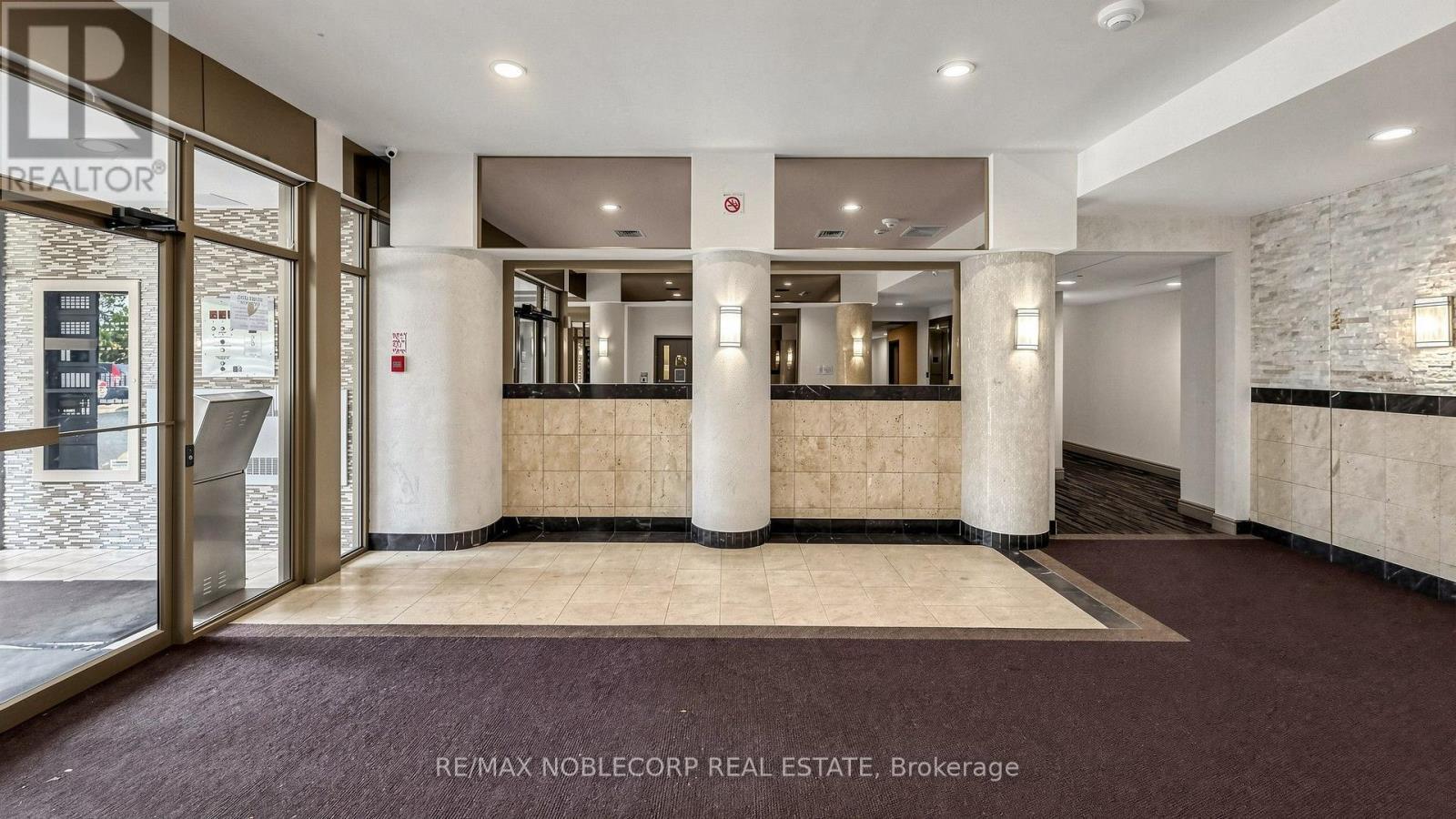 804 - 2901 Kipling Avenue, Toronto, ON - Indoor Photo Showing Other Room