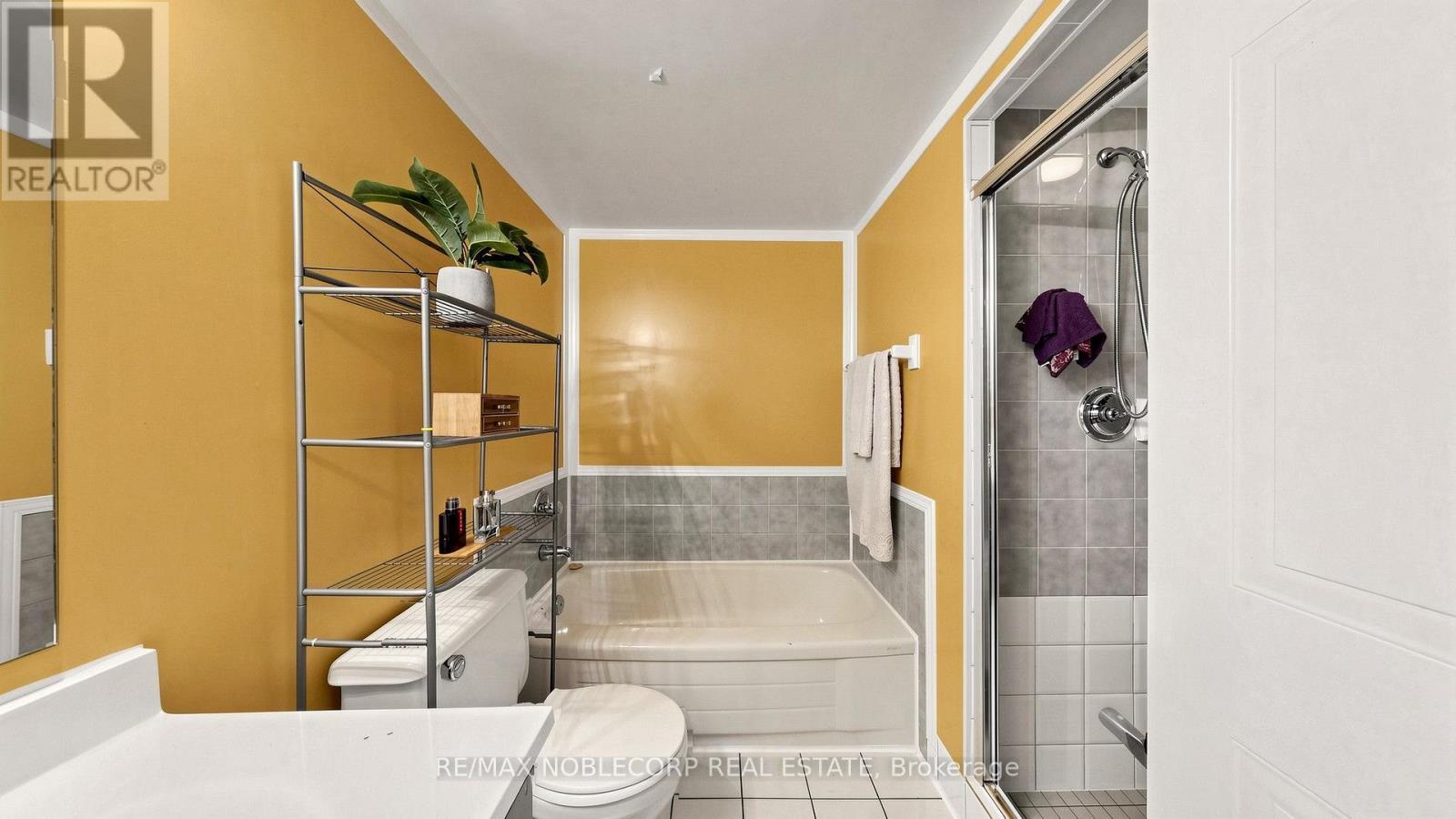 804 - 2901 Kipling Avenue, Toronto, ON - Indoor Photo Showing Bathroom