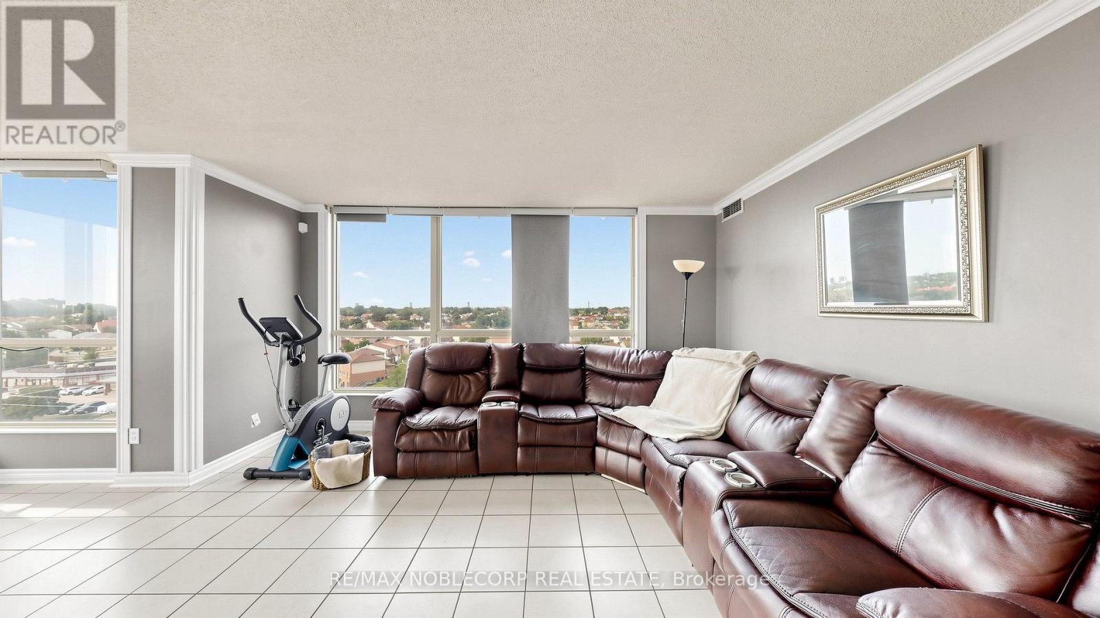 804 - 2901 Kipling Avenue, Toronto, ON - Indoor Photo Showing Living Room