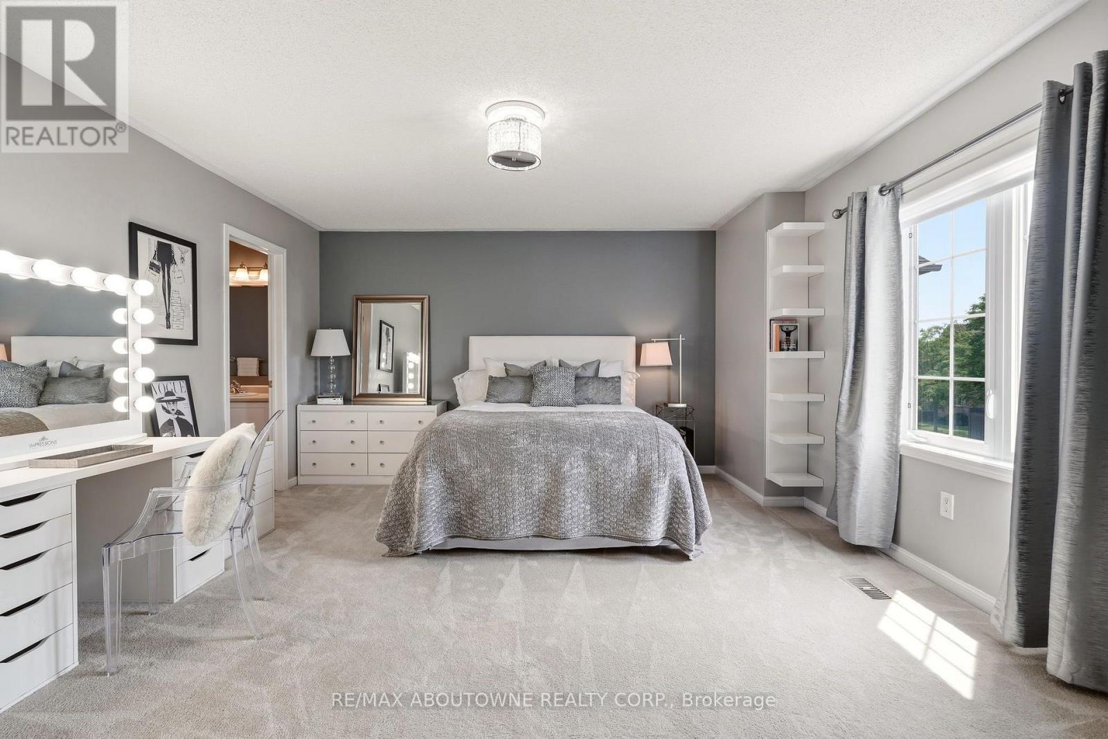 536 Cusick Circle, Milton, ON - Indoor Photo Showing Bedroom