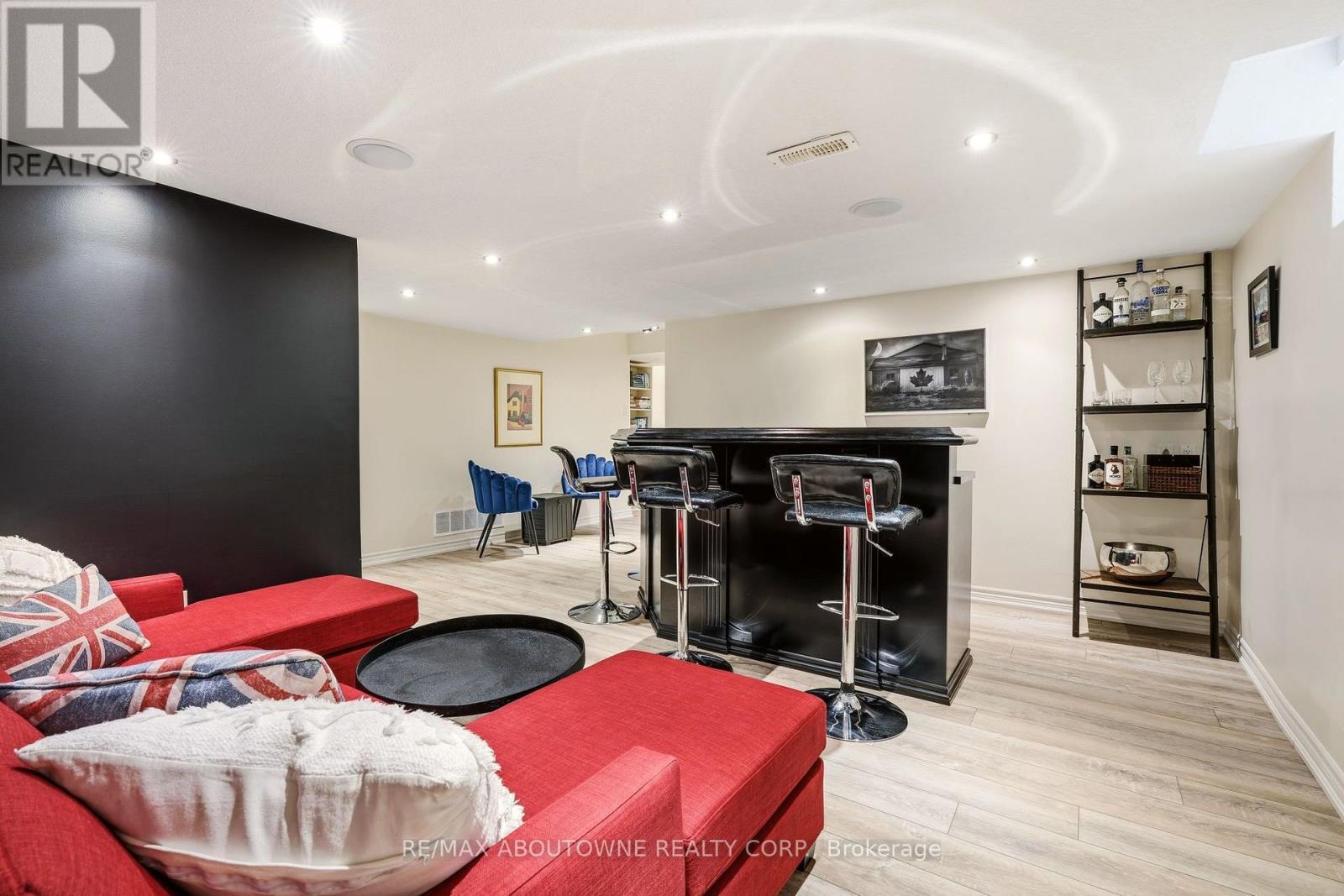 536 Cusick Circle, Milton, ON - Indoor Photo Showing Other Room