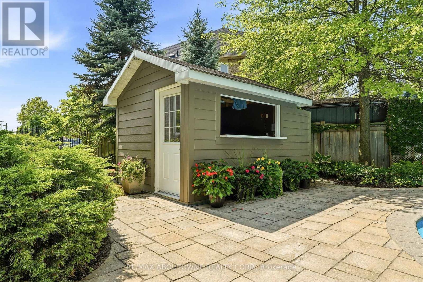 536 Cusick Circle, Milton, ON - Outdoor