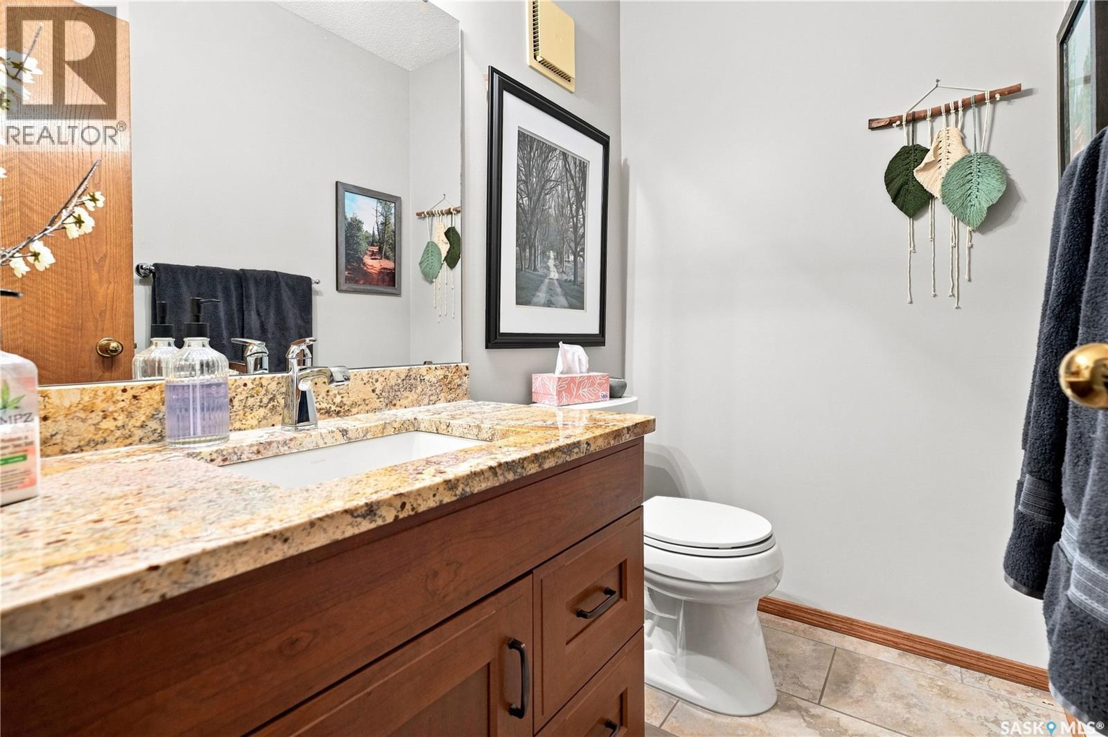 6723 Maple Ridge Drive, Regina, SK - Indoor Photo Showing Bathroom