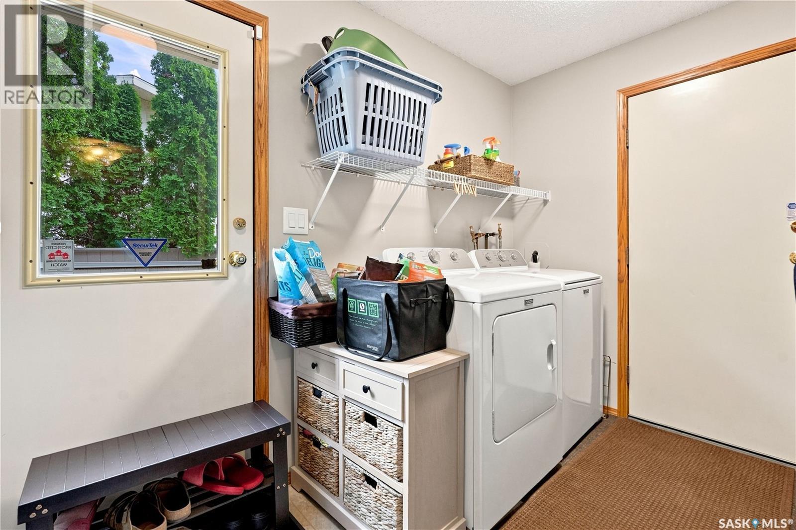 6723 Maple Ridge Drive, Regina, SK - Indoor Photo Showing Laundry Room