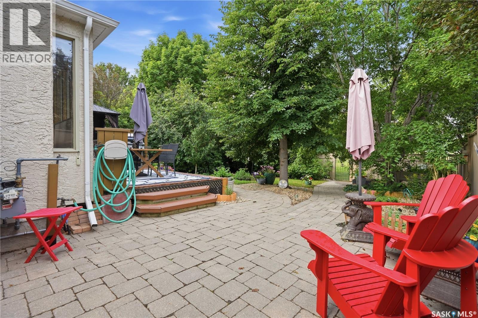 6723 Maple Ridge Drive, Regina, SK - Outdoor With Deck Patio Veranda