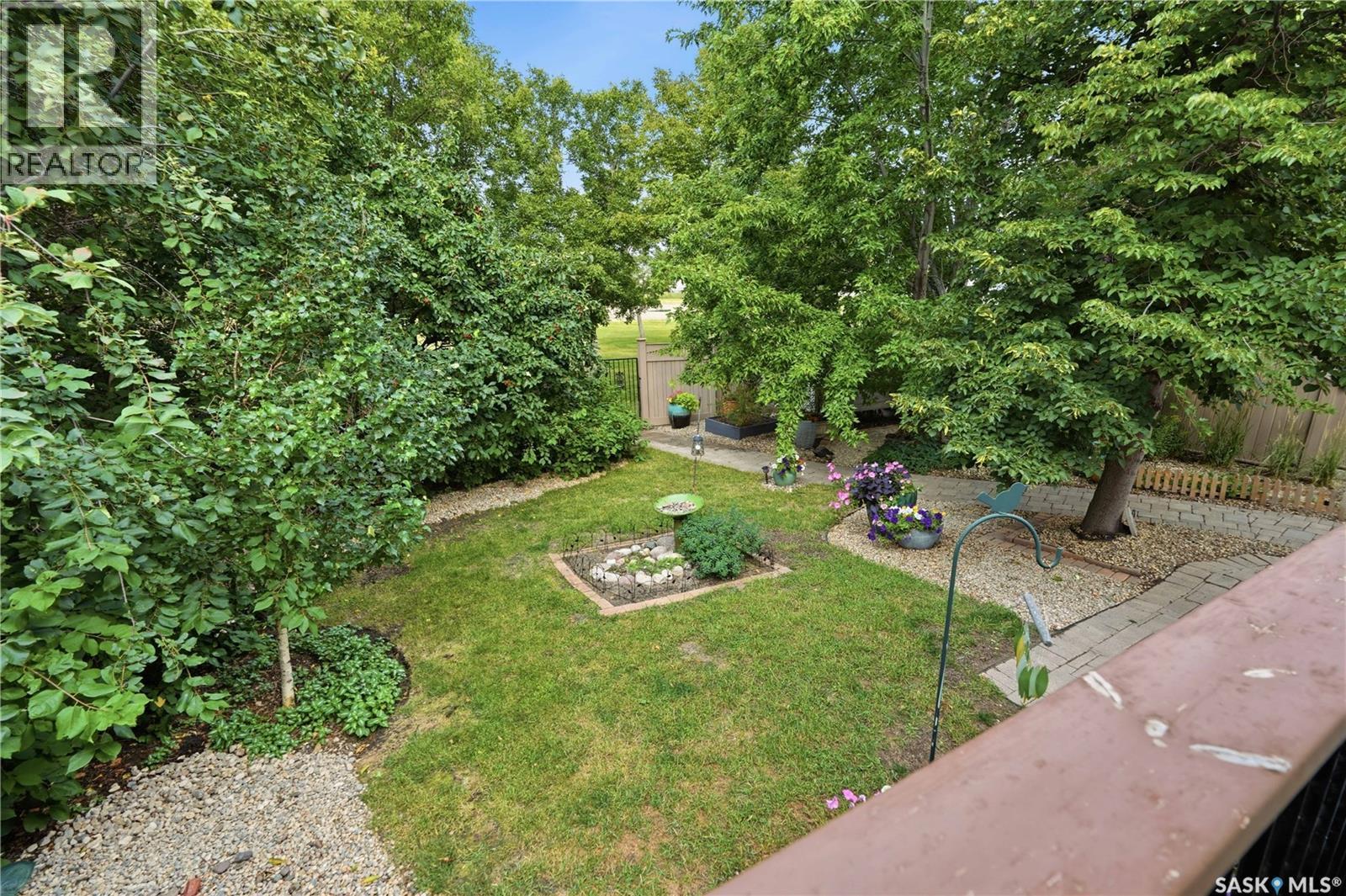 6723 Maple Ridge Drive, Regina, SK - Outdoor
