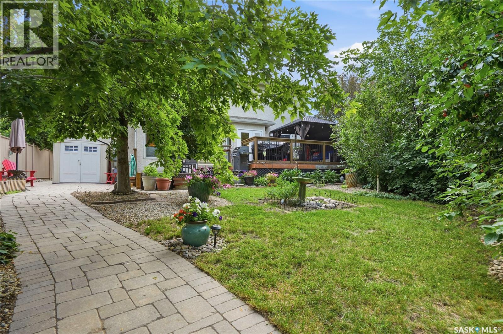 6723 Maple Ridge Drive, Regina, SK - Outdoor With Deck Patio Veranda