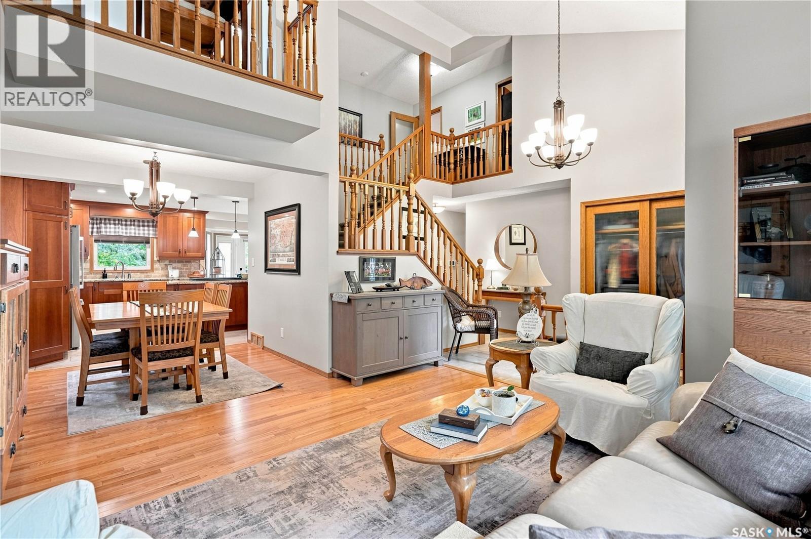 6723 Maple Ridge Drive, Regina, SK - Indoor Photo Showing Living Room