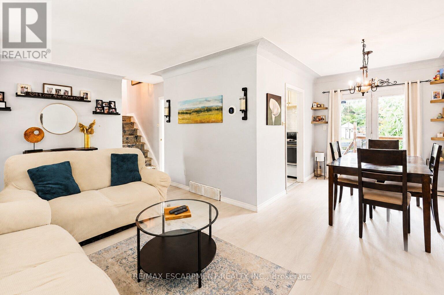 120 Stone Church Road W, Hamilton, ON - Indoor