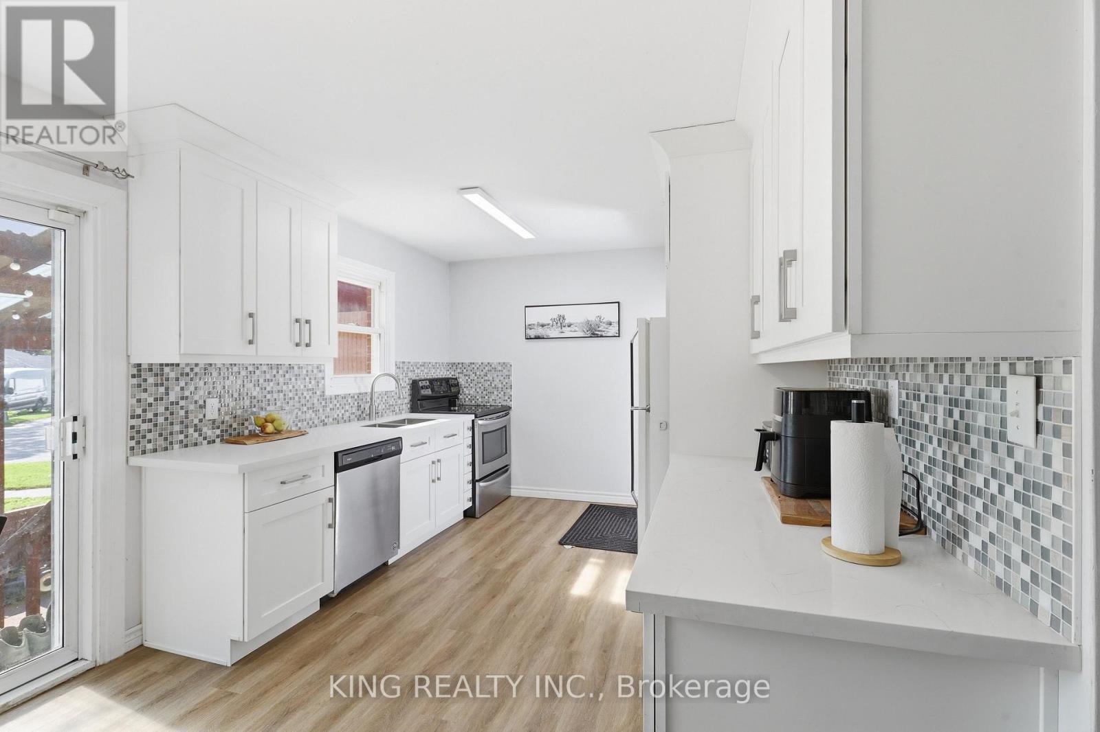 920 Concession Road, Cambridge, ON - Indoor Photo Showing Kitchen