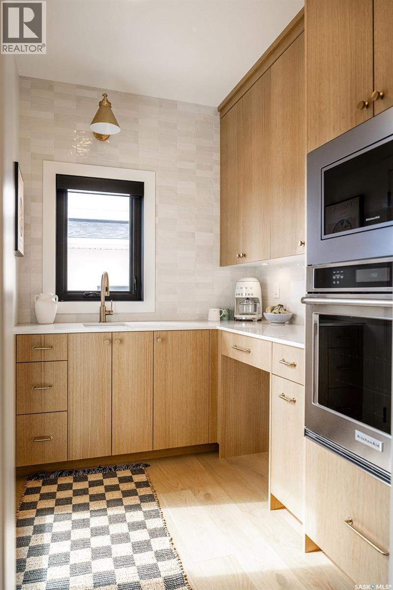 656 Pepper Bend, Saskatoon, SK - Indoor Photo Showing Kitchen