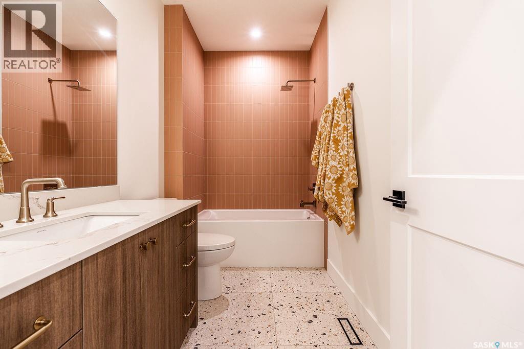 656 Pepper Bend, Saskatoon, SK - Indoor Photo Showing Bathroom