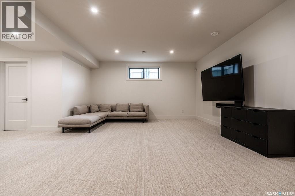 656 Pepper Bend, Saskatoon, SK - Indoor Photo Showing Other Room