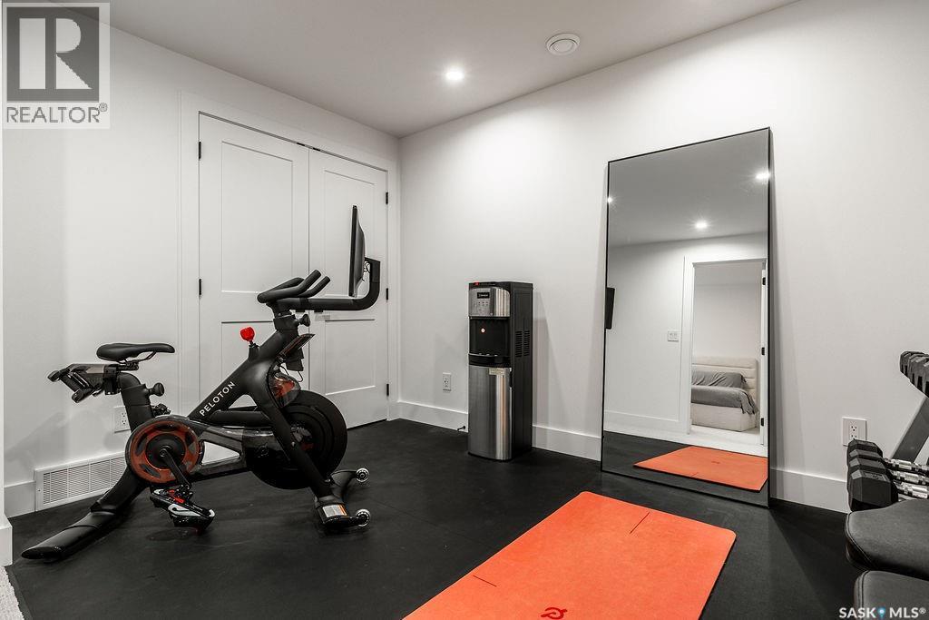 656 Pepper Bend, Saskatoon, SK - Indoor Photo Showing Gym Room