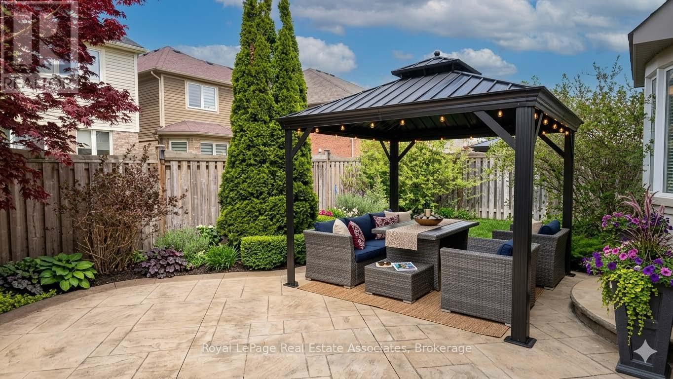879 Etherington Way, Milton, ON - Outdoor With Deck Patio Veranda