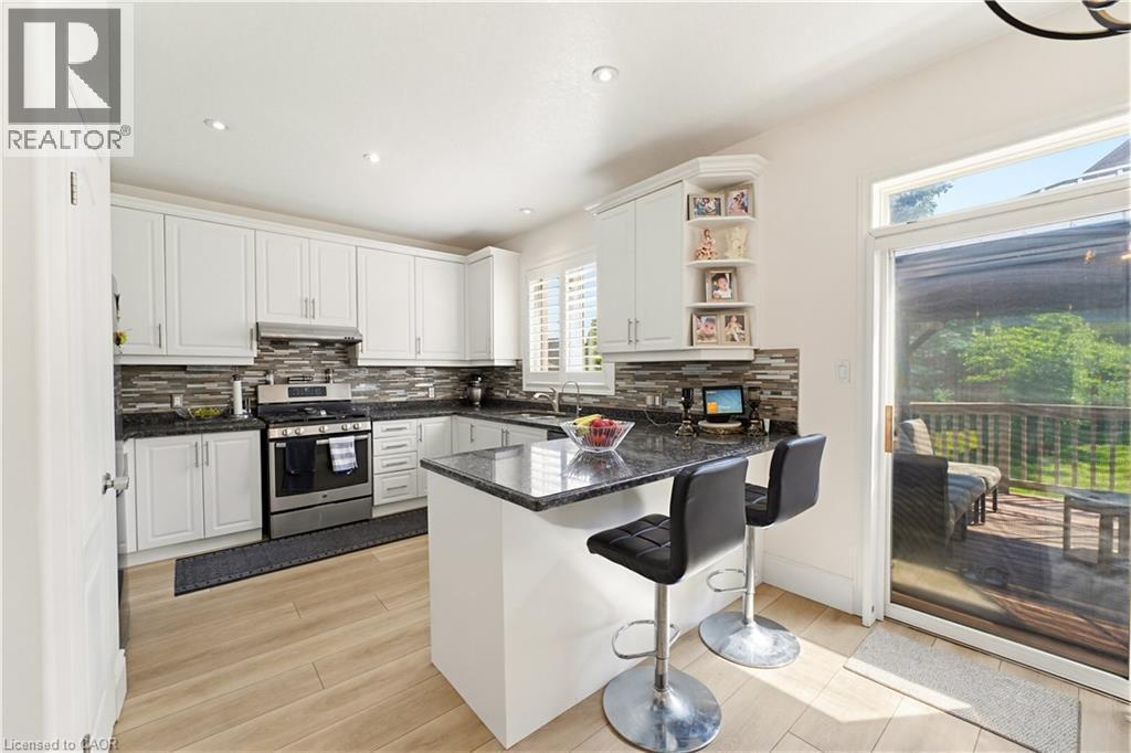 805 Munich Circle, Waterloo, ON - Indoor Photo Showing Kitchen
