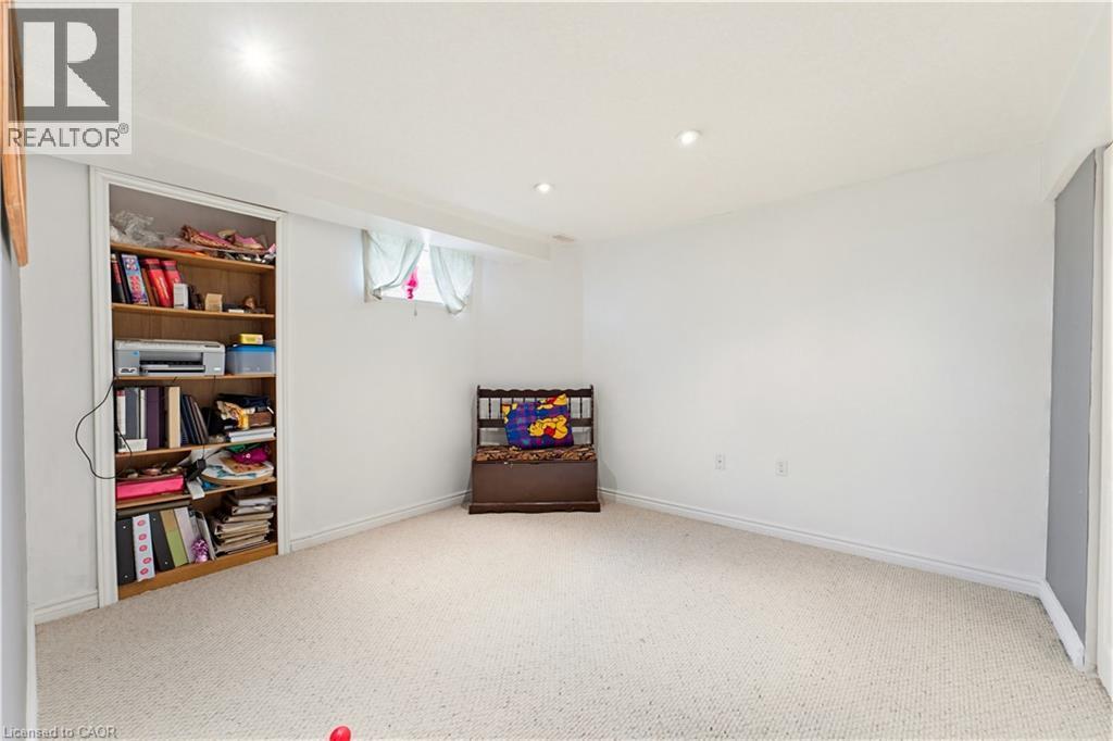 805 Munich Circle, Waterloo, ON - Indoor