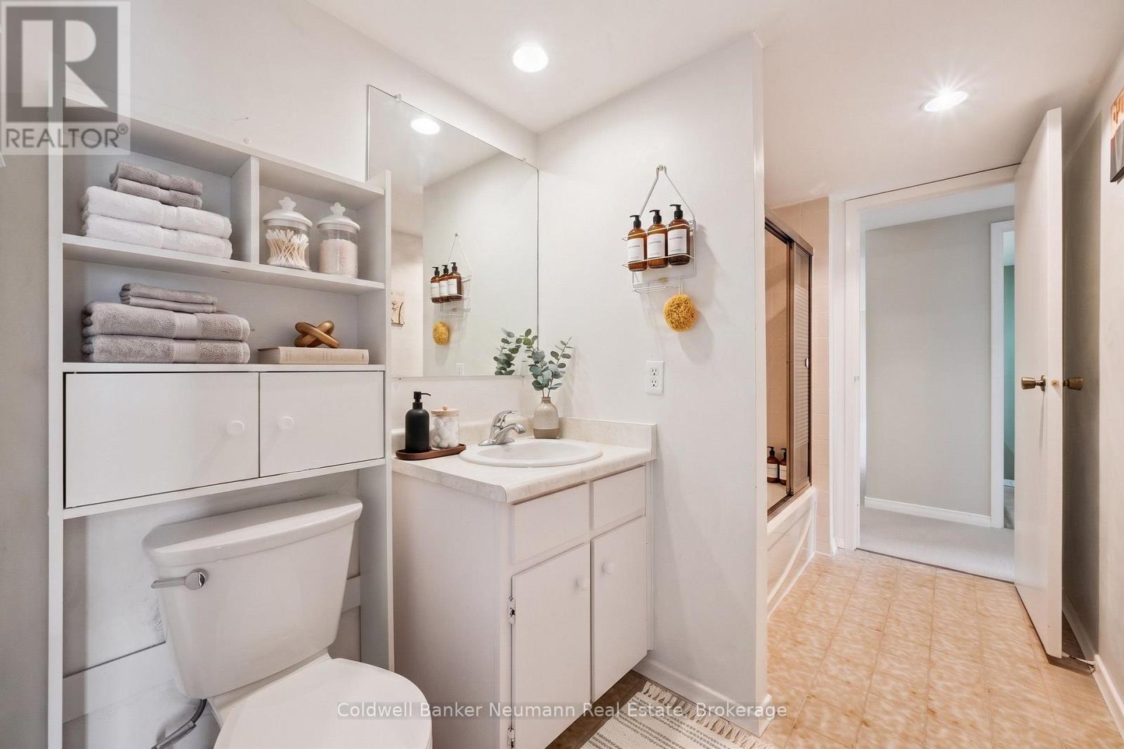 Virtually Staged - 708 - 22 Marilyn Drive, Guelph (Riverside Park), ON - Indoor Photo Showing Bathroom