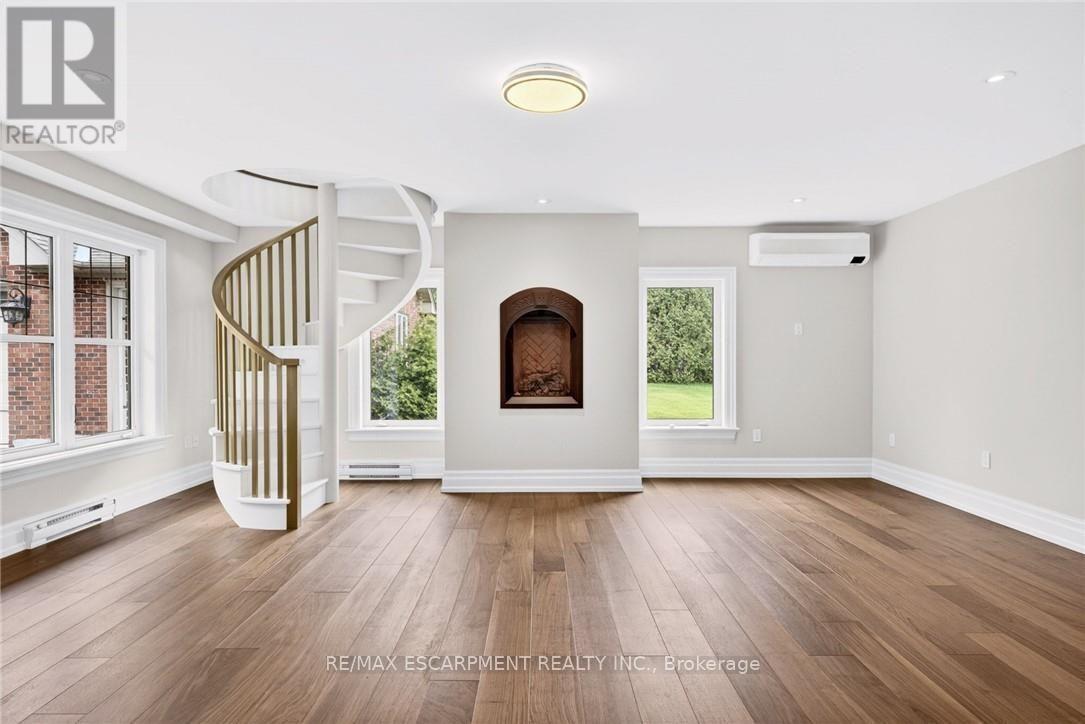 1670 Medad Springs Court, Burlington, ON - Indoor Photo Showing Other Room
