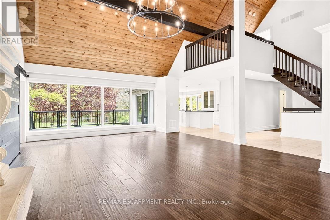 1670 Medad Springs Court, Burlington, ON - Indoor