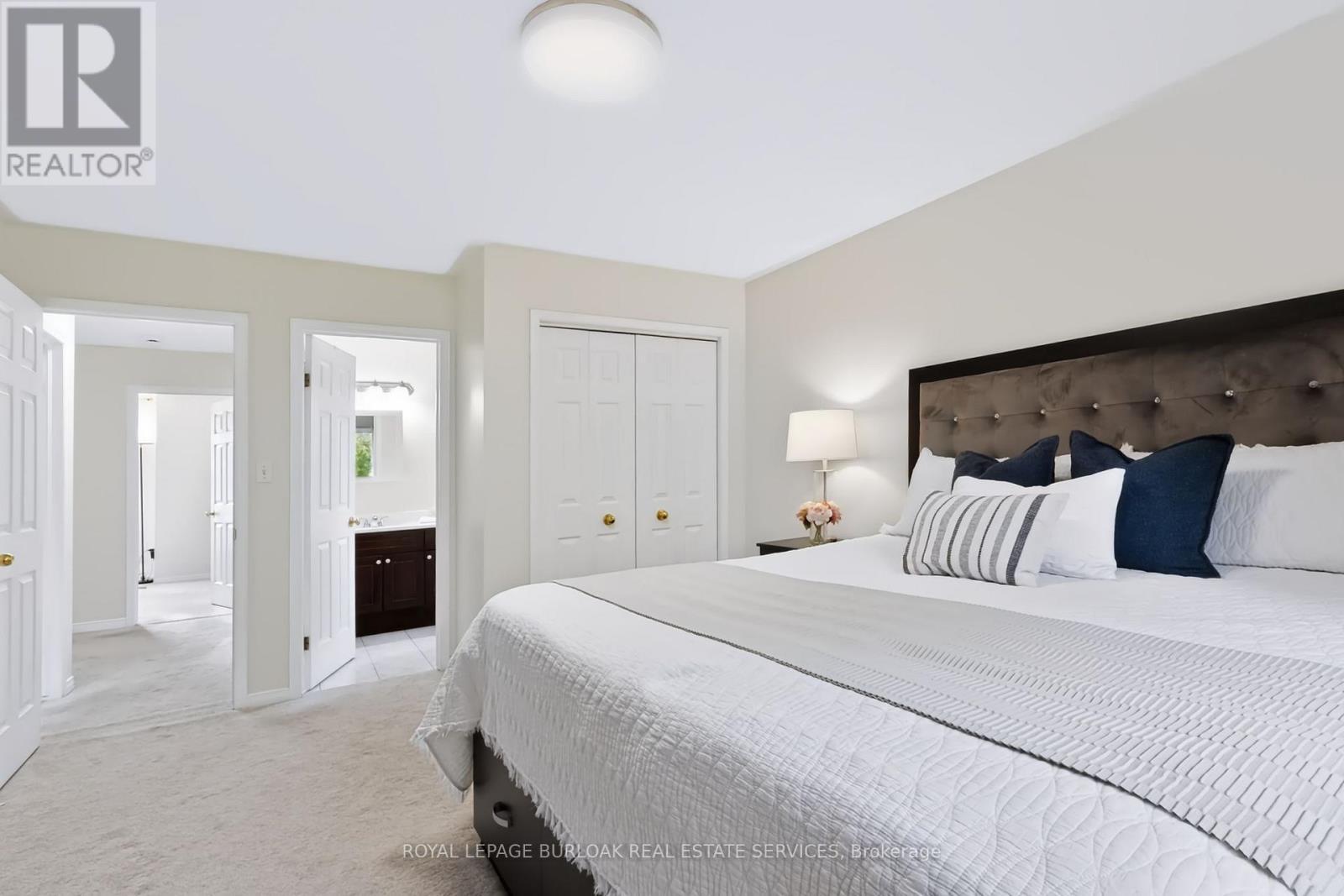 4130 Foxwood Drive, Burlington, ON - Indoor Photo Showing Bedroom