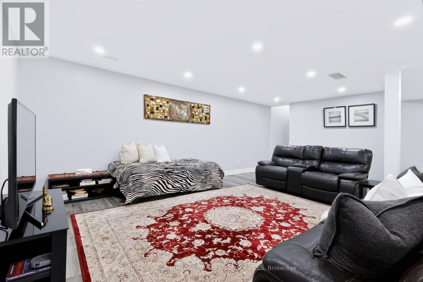 4130 Foxwood Drive, Burlington, ON - Indoor