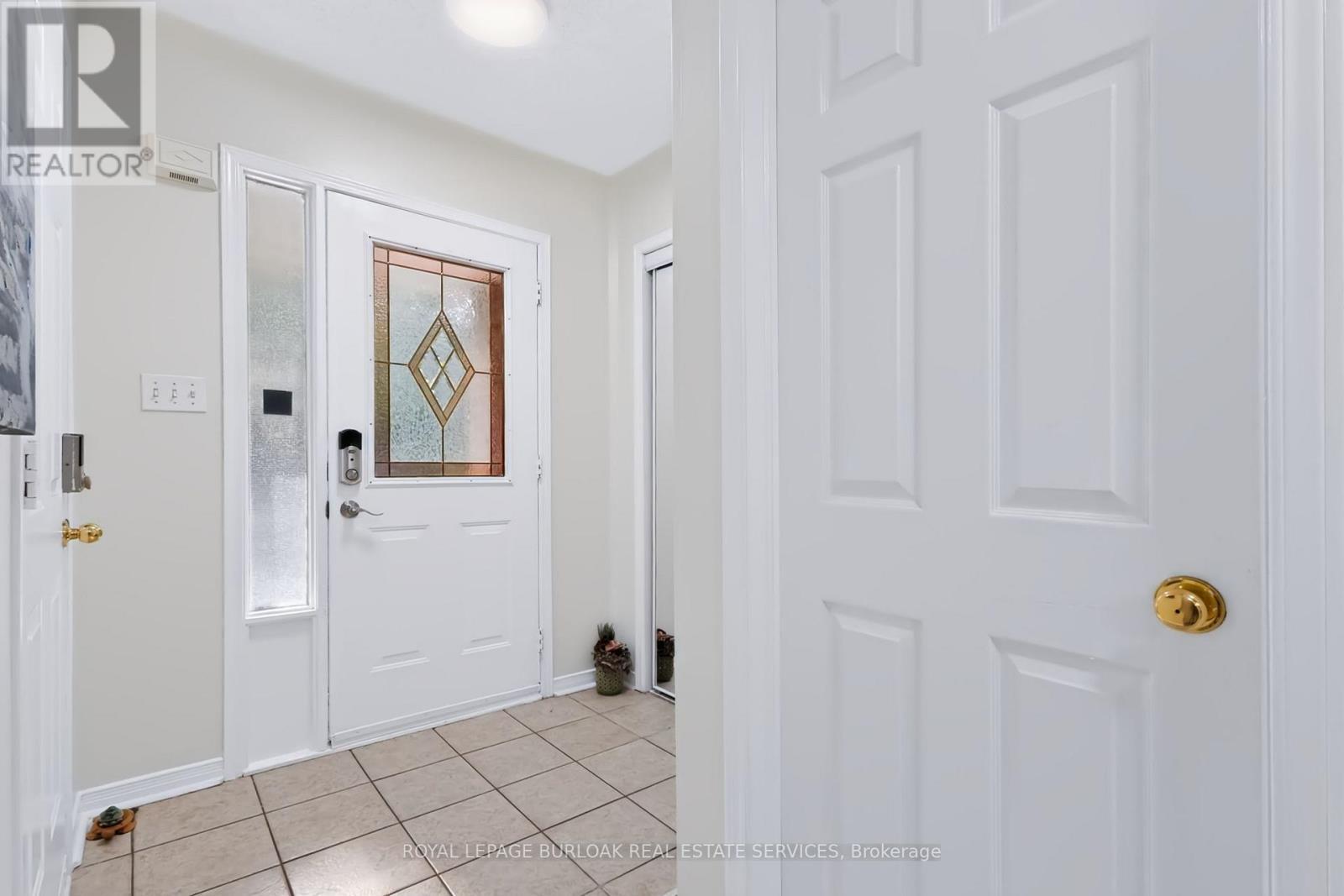 4130 Foxwood Drive, Burlington, ON - Indoor Photo Showing Other Room