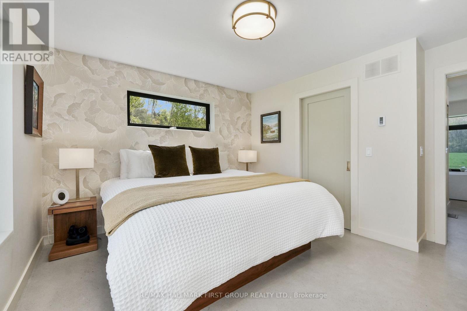 4566 Harwood Road, Hamilton Township, ON - Indoor Photo Showing Bedroom