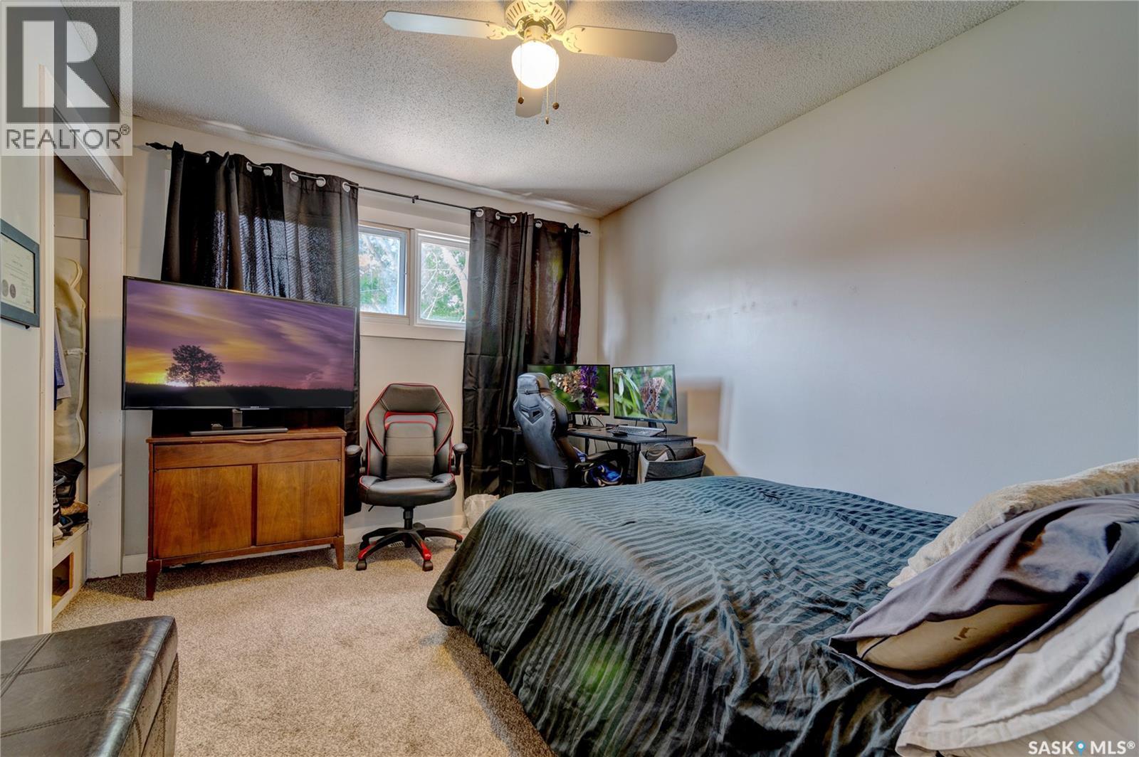 2476 Mcara Street, Regina, SK - Indoor Photo Showing Bedroom