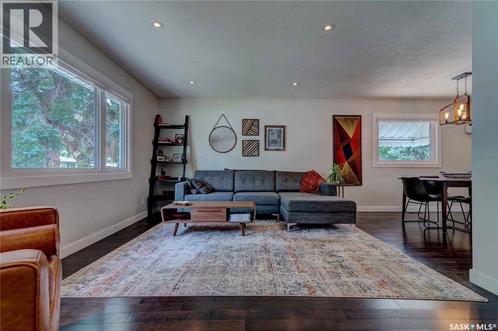 2476 Mcara Street, Regina, SK - Indoor Photo Showing Living Room