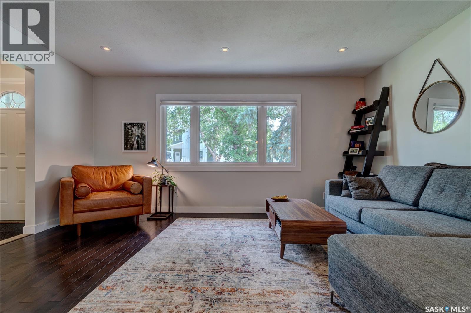 2476 Mcara Street, Regina, SK - Indoor Photo Showing Living Room