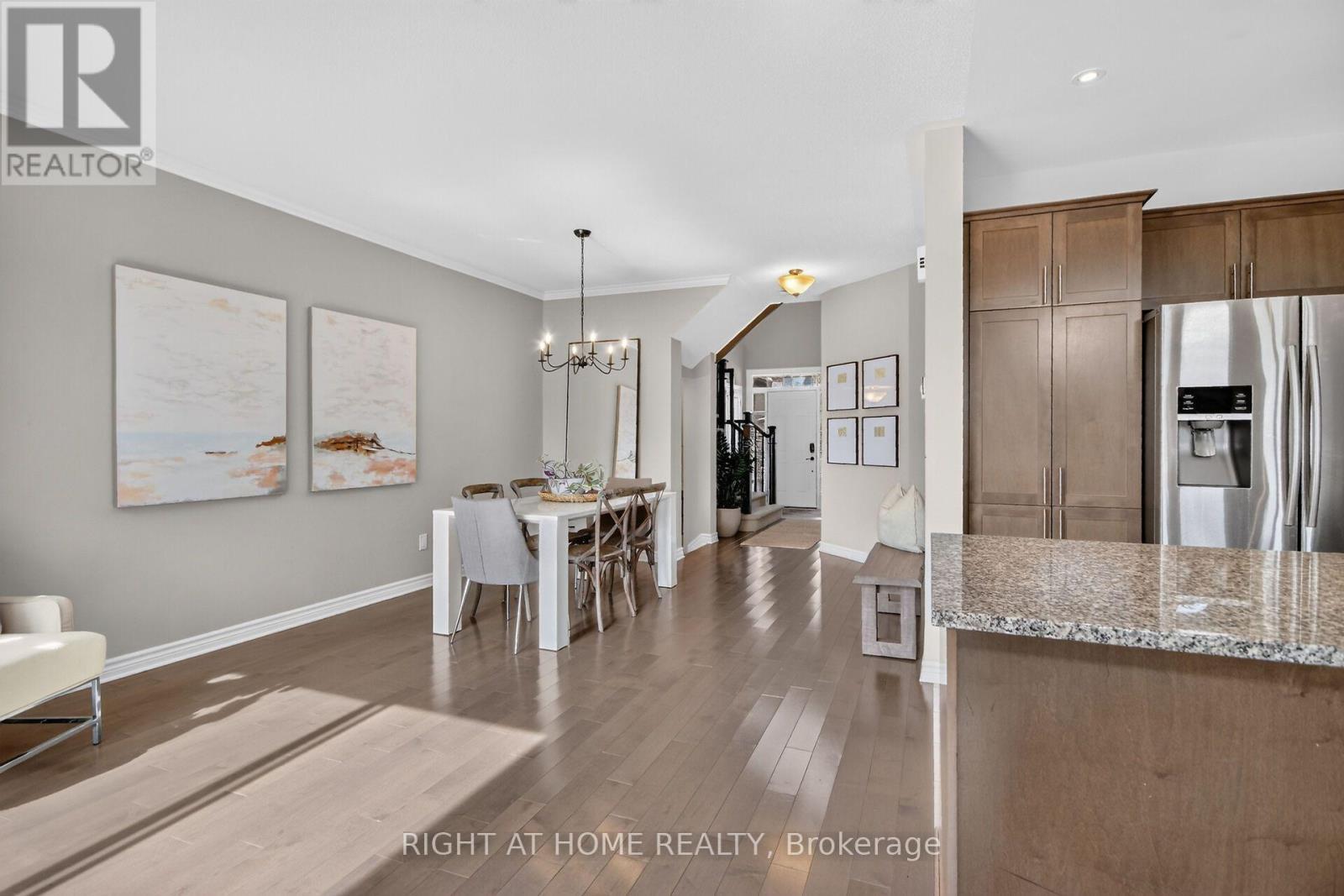 207 Mareth Way, Ottawa, ON - Indoor Photo Showing Kitchen