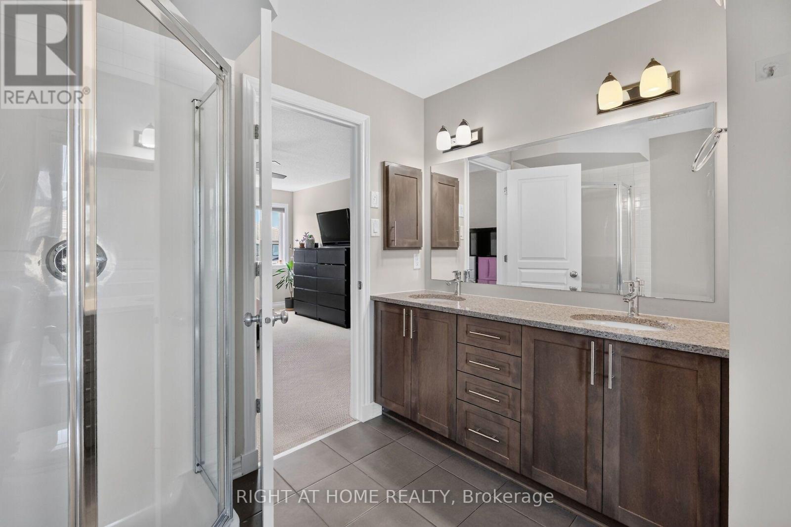 207 Mareth Way, Ottawa, ON - Indoor Photo Showing Bathroom