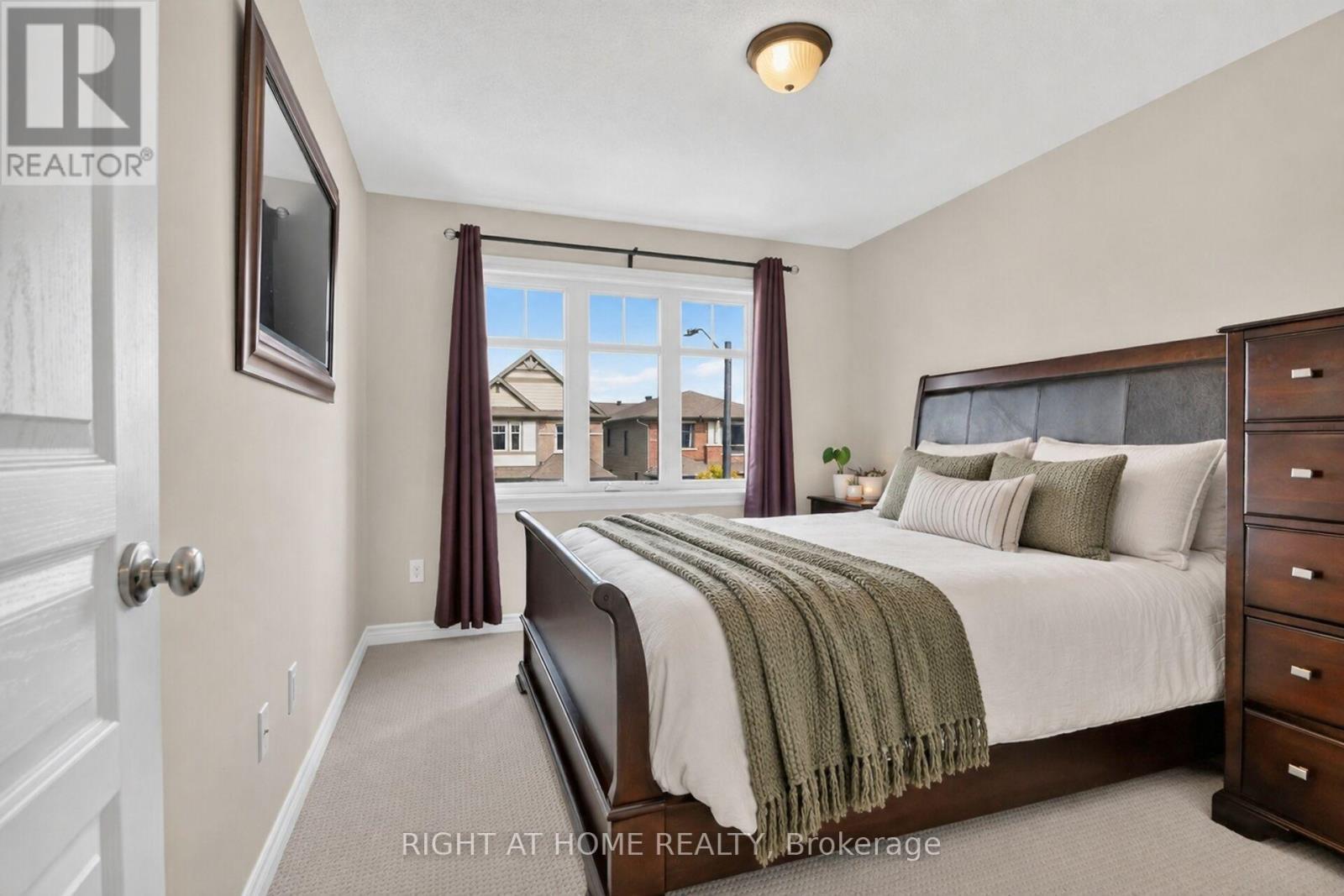 207 Mareth Way, Ottawa, ON - Indoor Photo Showing Bedroom