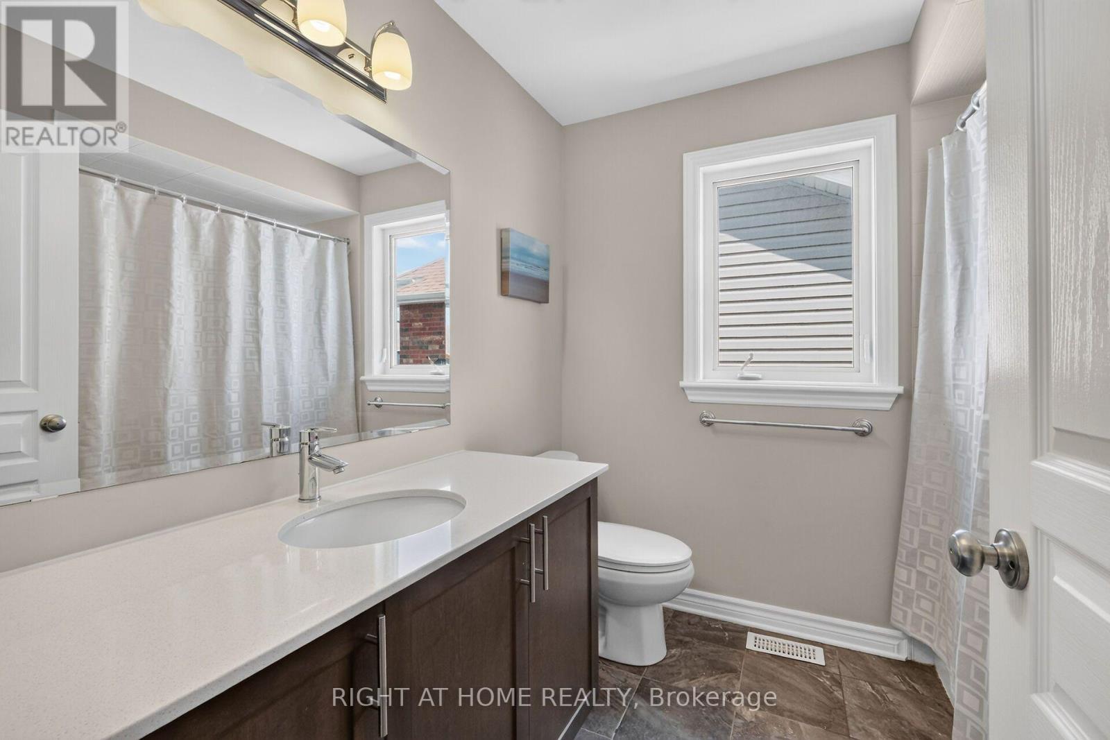 207 Mareth Way, Ottawa, ON - Indoor Photo Showing Bathroom