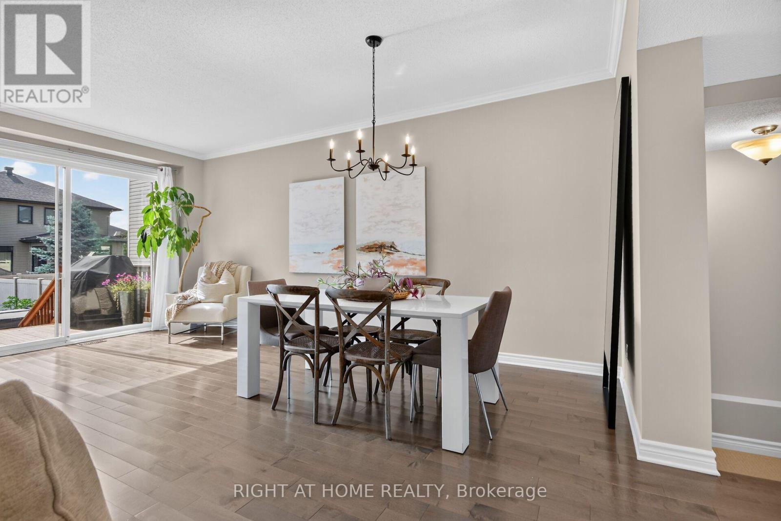 207 Mareth Way, Ottawa, ON - Indoor Photo Showing Dining Room