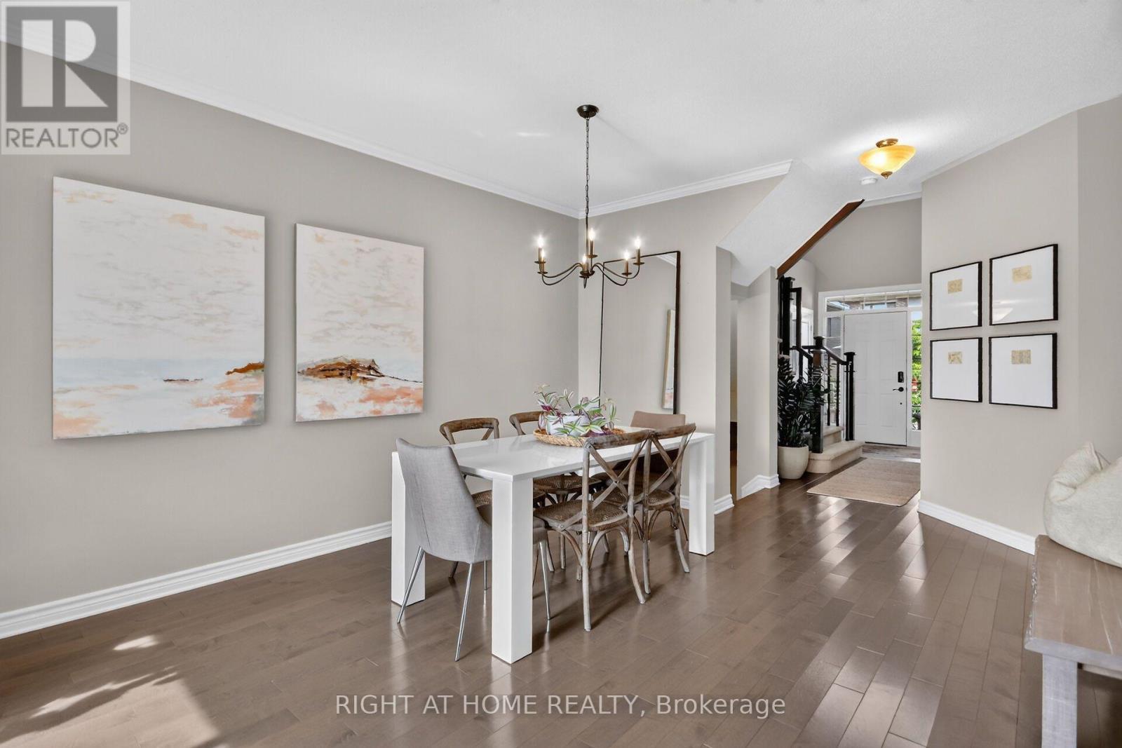 207 Mareth Way, Ottawa, ON - Indoor Photo Showing Dining Room