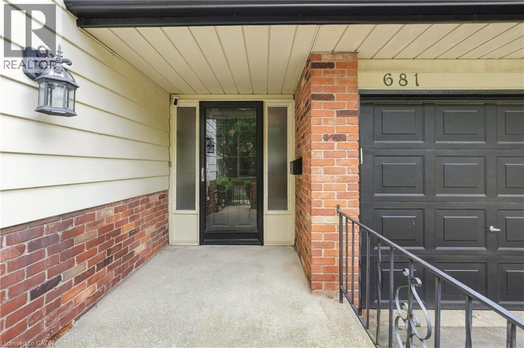 681 Empress Crescent, Burlington, ON - Outdoor With Exterior