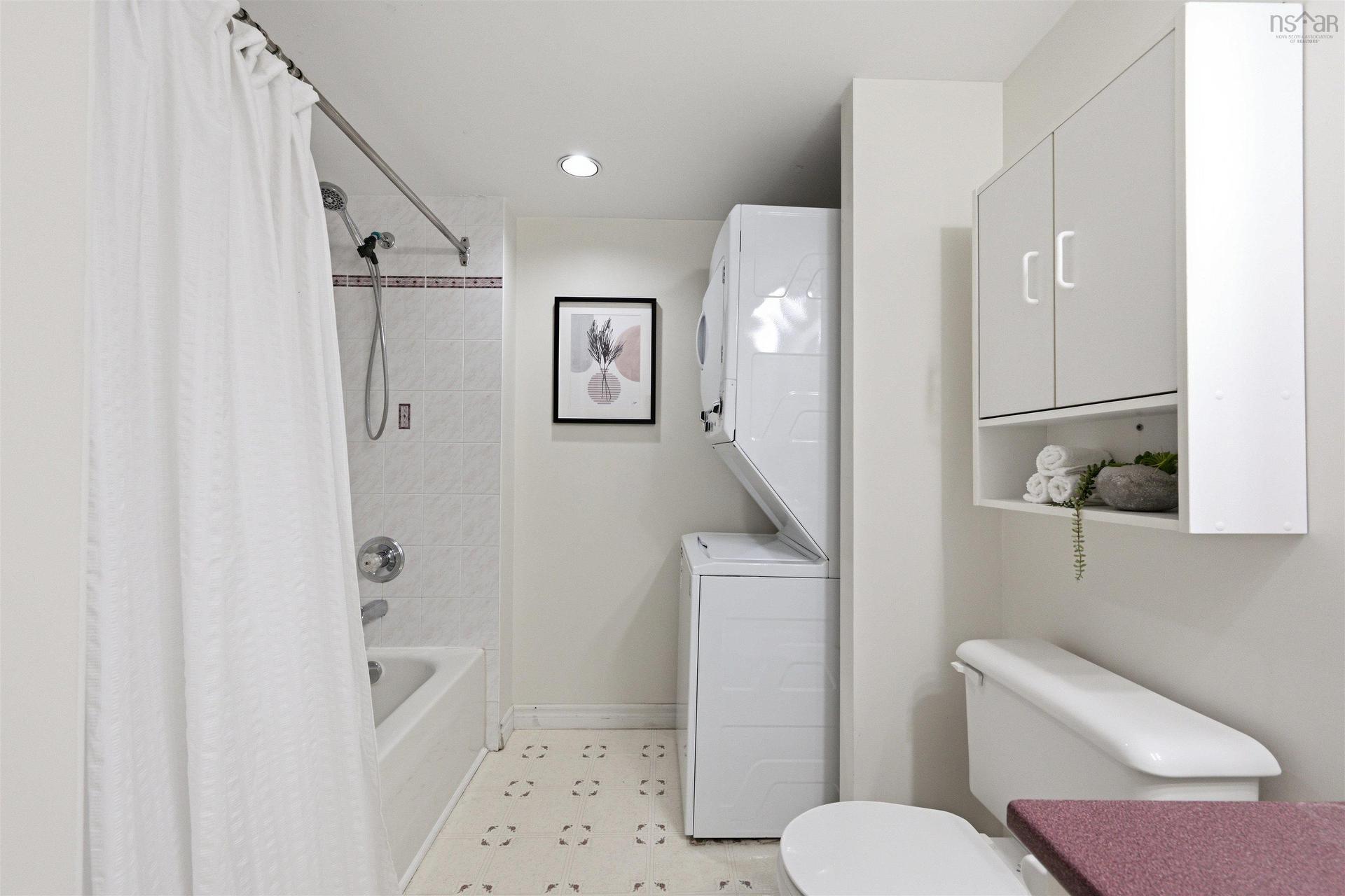 210 1041 Wellington Street, Halifax, NS - Indoor Photo Showing Laundry Room