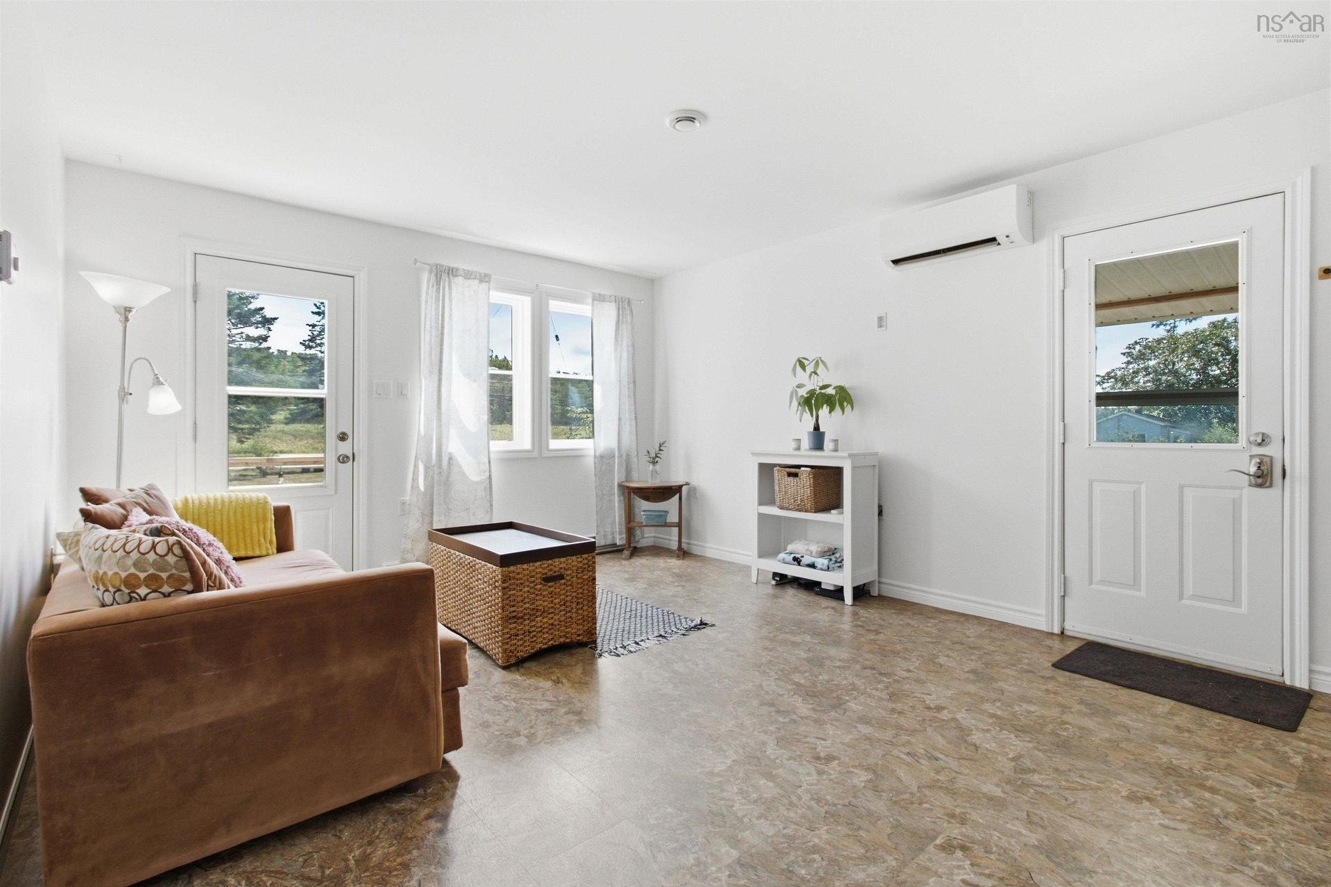 1096 Highway 2, Hilden, NS - Indoor Photo Showing Living Room