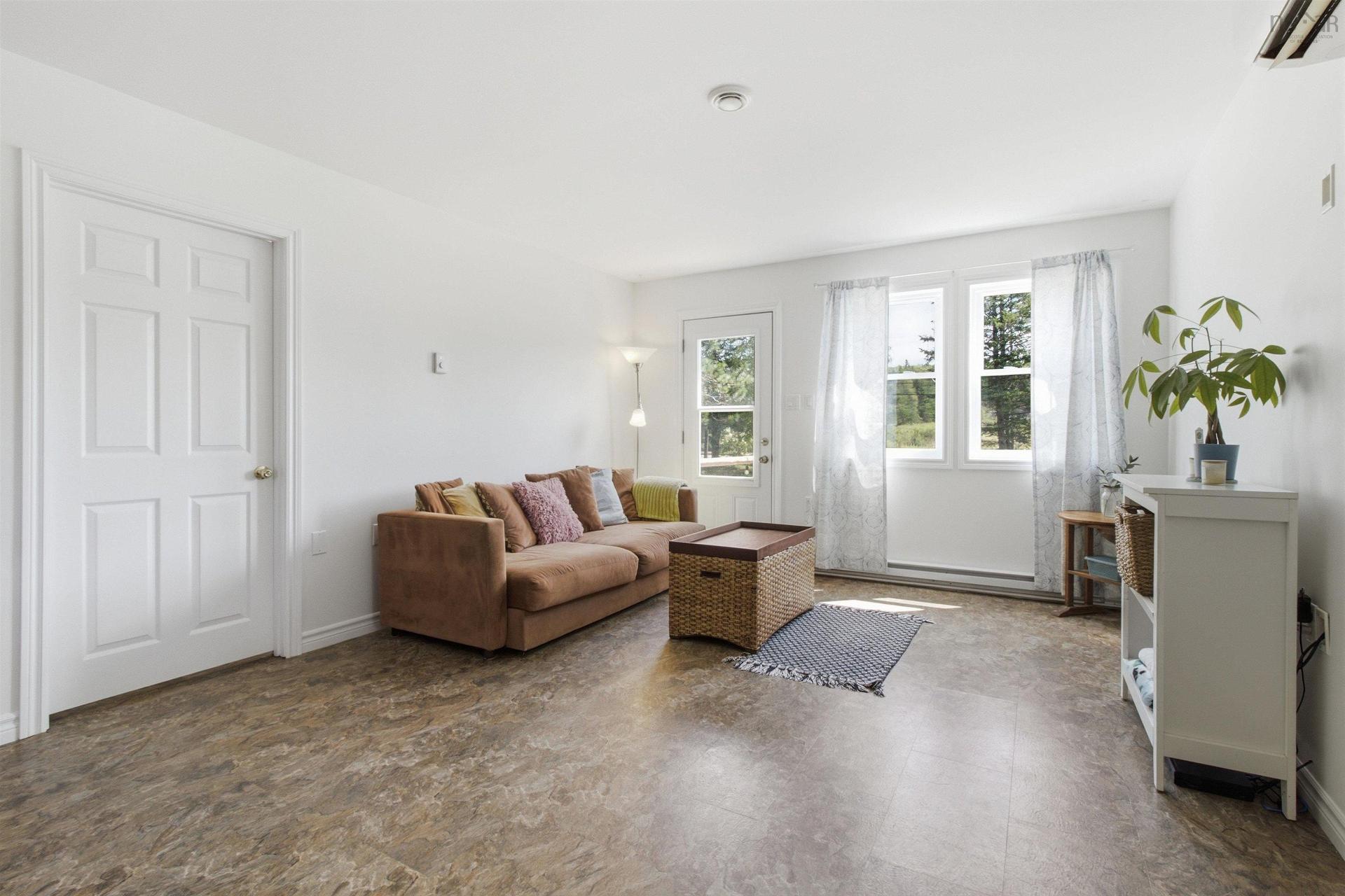 1096 Highway 2, Hilden, NS - Indoor Photo Showing Living Room