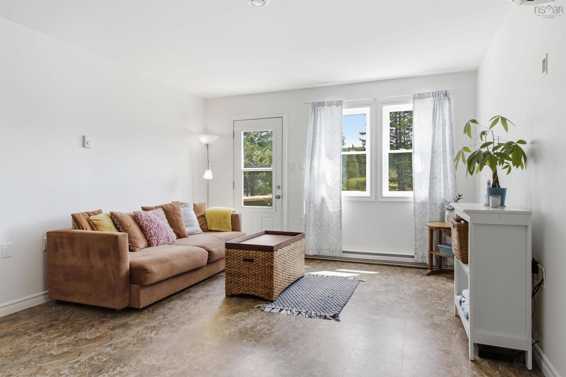 1096 Highway 2, Hilden, NS - Indoor Photo Showing Living Room