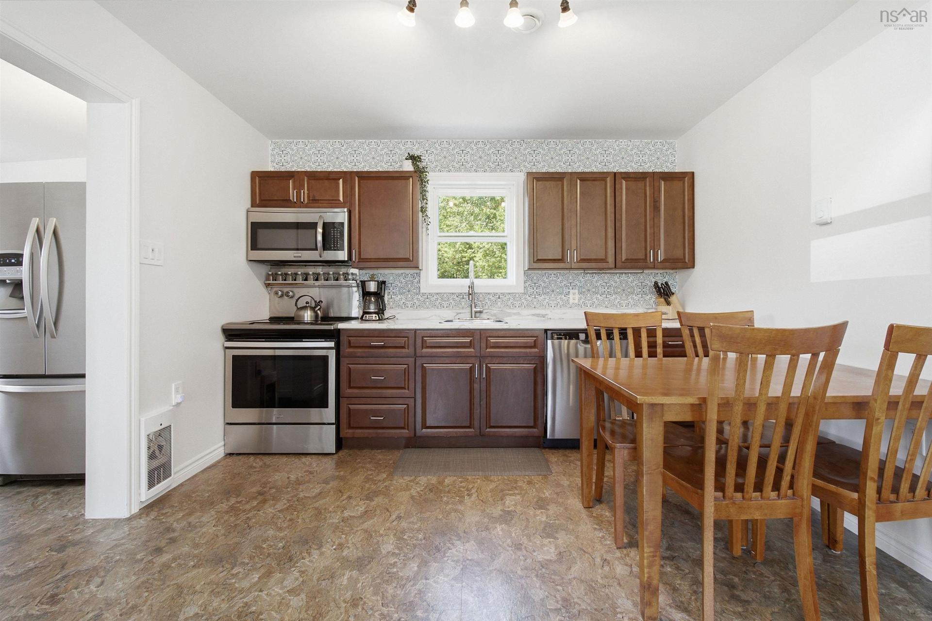 1096 Highway 2, Hilden, NS - Indoor Photo Showing Other Room