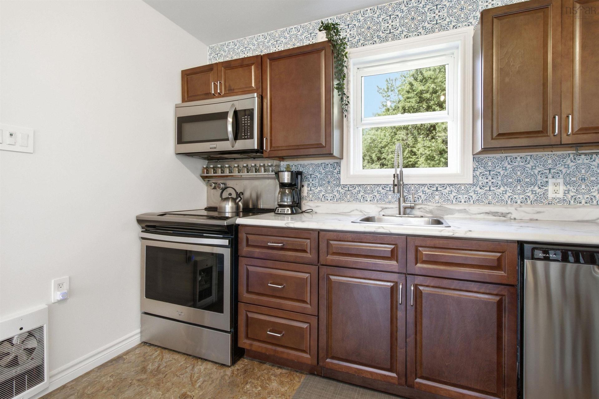 1096 Highway 2, Hilden, NS - Indoor Photo Showing Kitchen